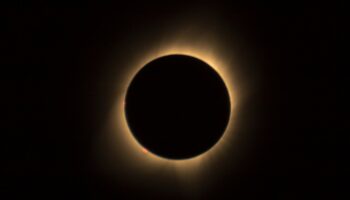 Coisas estranhas acontecerão durante o eclipse de 8 de abril